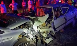 Antalya-Isparta kara yolunda 2 otomobil çarpıştı: 3 ölü, 10 yaralı
