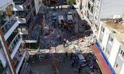 İzmir'de 5 kişinin öldüğü patlamaya ilişkin iki şüpheli adliyeye sevk edildi