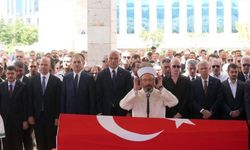 Sanatçı Kenan Işık, Ankara'da son yolculuğuna uğurlandı