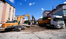 Pendik'te İETT otobüsünün çarptığı binanın yıkımı tamamlandı