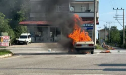 Samsun'da seyir halindeyken yanan otomobil kullanılamaz hale geldi