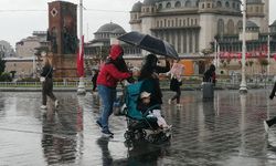 İstanbul'da kısa süreli sağanak geçişleri hayatı olumsuz etkiledi