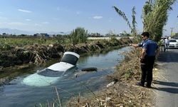 Antalya'da dereye düşen otomobilin sürücüsü yaralandı