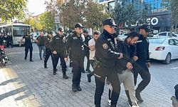 Aksaray merkezli 17 ildeki "Narkoçelik-41" operasyonunda yakalanan 20 zanlı adliyede