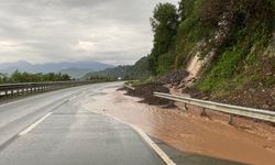 Artvin'in Hopa ilçesinde sağanak hasara yol açtı