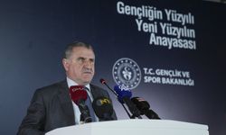 Bakan Bak: Gençlerimizin sivil anayasayı konuşmasını istiyoruz. Onların fikirlerini, görüşlerini önemsiyoruz