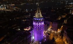 İstanbul'un simgeleri Dünya Prematüre Günü dolayısıyla ışıklandırıldı