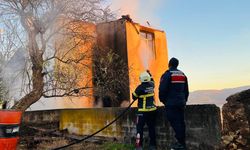 Çanakkale'deki köy konağı yangında zarar gördü