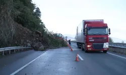 Karadeniz Sahil Yolu'nda heyelan sonrası çalışmalar sürüyor