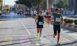 Gaziantep'te düzenlenen "6. Gazi Yarı Maratonu ve Halk Koşusu" tamamlandı