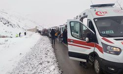 Erzincan'da yolcu otobüsü devrildi