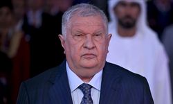 Rosneft CEO'su Seçin, doların en büyük rakibinin altın olacağını söyledi