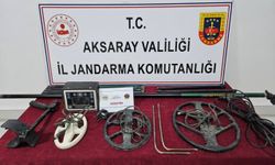 Aksaray'da saman balyalarıyla gizlediği tünelde kaçak kazı yapan kişi yakalandı