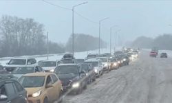 Kazakistan'da 95 aracın karıştığı zincirleme trafik kazası meydana geldi