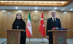 Bakan Uraloğlu, İran Yol ve Şehircilik Bakanı Ferzane Sadık ile görüştü