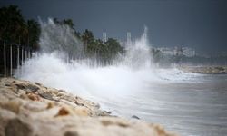 Meteorolojiden Akdeniz'in doğusunda fırtına uyarısı