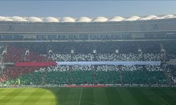 Bursaspor taraftarlarından Filistin koreografisi