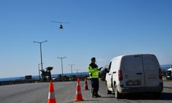 Hatay'da otoyol jandarması cayrokopter destekli trafik denetimi yaptı