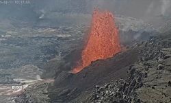 Hawaii'de Kilauea Yanardağı yeniden lav püskürttü