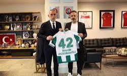 Konyaspor Kulübü Başkanı Korkmaz, TFF Başkanı Hacıosmanoğlu'nu ziyaret etti.