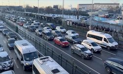 İstanbul'da haftanın ilk iş gününde trafik yoğunluğu yaşanıyor