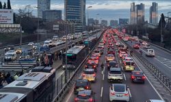 İstanbul'da akşam saatlerinde trafik yoğunluğu yüzde 80'e ulaştı