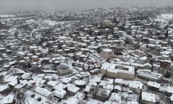 Safranbolu'da karla kaplanan tarihi yapılar havadan görüntülendi