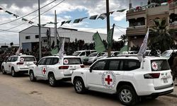 Kassam Tugayları, İsrail taahhütlerini yerine getirene kadar esir takasını ertelediğini duyurdu