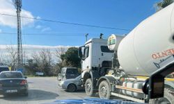 Balıkesir’de beton mikseri ile otomobil çarpıştı