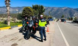 Antalya’da jandarmanın motosiklet denetiminde 114 araç trafikten men edildi