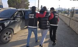 Interpol tarafından kırmızı bültenle aranan firari hükümlü İzmir'de yakalandı