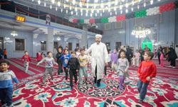 Hz. Ömer Camii, ramazanda çocukların gözdesi oldu