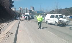 Gaziantep’te hafif ticari araç ile otomobil çarpıştı: 1 ölü, 3 yaralı