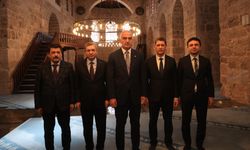 Bakan Ersoy, restore edilen Şehzade Korkut Camii'nde incelemelerde bulundu