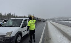 Kar nedeniyle tek yönü kapanan Denizli-Antalya kara yolu ulaşıma açıldı