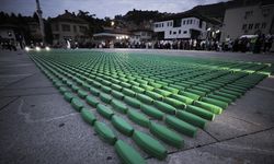 Bosna Hersek'te güvenlik endişesi nedeniyle Srebrenitsa Anıt Merkezi ziyarete kapatıldı