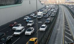 İstanbul'da sabah saatlerinde trafik yoğunluğu oluştu