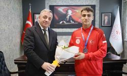 Dünya ikincisi Denizlili güreşçi yeni hedeflerini anlattı