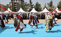 Gaziantep ve çevre illerde 23 Nisan Ulusal Egemenlik ve Çocuk Bayramı kutlandı