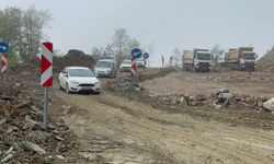 Heyelan nedeniyle kapanan Kastamonu-Çatalzeytin kara yolunda çalışmalar sürüyor