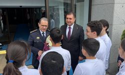 İstanbul Emniyet Müdürü Yıldız'a öğrencilerden "Polis Haftası" ziyareti