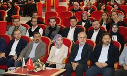 İzmir'de liseler arası meclis simülasyonu etkinliği başladı