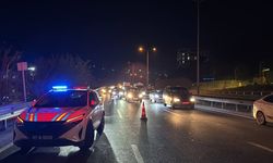 Kocaeli'de otomobille minibüsün çarpıştığı kazada, 2 kişi yaralandı