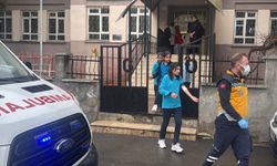 Sivas'ta 13 öğrenci gıda zehirlenmesi şüphesiyle hastaneye kaldırıldı