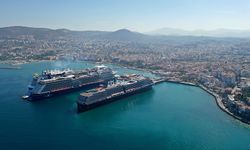 Kuşadası'na bir günde 5 kruvaziyer demirledi