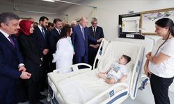 Cumhurbaşkanı Erdoğan, açılışını yaptığı hastanedeki hastaları ziyaret etti