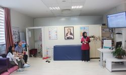 İzmir'de anne adayları "Gebe Okulu"ndaki eğitimle doğuma bilinçli hazırlanıyor