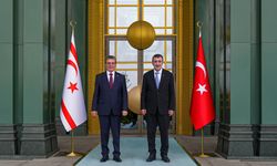 Cumhurbaşkanı Yardımcısı Cevdet Yılmaz, KKTC Başbakanı Ünal Üstel ile görüştü