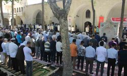 Deprem ve sel felaketinde hasar alan 526 yıllık Hasan Paşa Cami ibadete açıldı