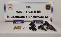 İş yerinde 5 ruhsatsız tabancayla yakalandı